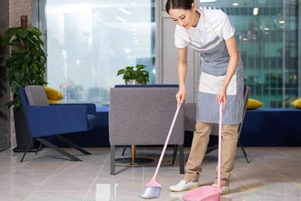 女人梦见很多人来家里是什么预兆 女人梦见很多人来家里是什么预兆