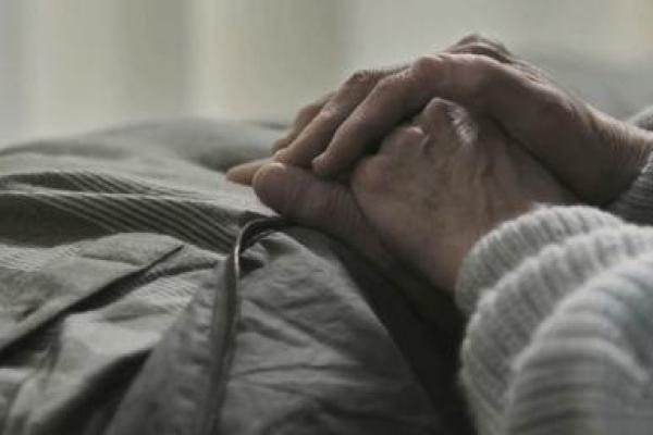 梦见死去的老人 梦见死去的老人